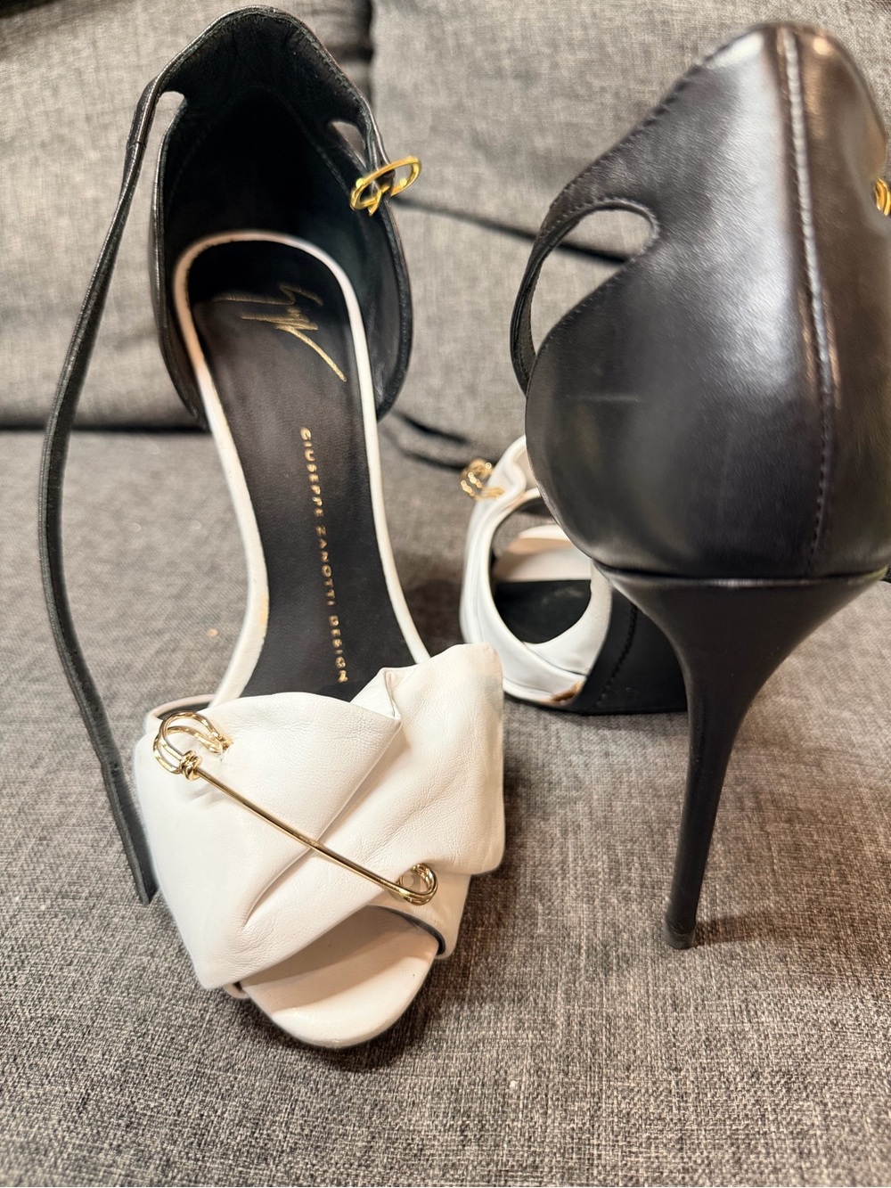 Giuseppe Zanotti Black & Cream Leather Knotted Peep-Toe Stilettos - Picture 5 of 7